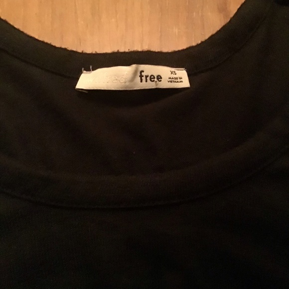 Aritzia Wilfred Free Front Tie Long Sleeve Crop Top Black - Picture 5 of 5